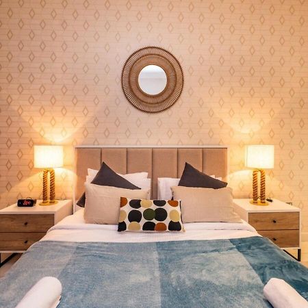 Hometown Apartments - Cosy 1 Bedroom Apartment With Brand New Furniture In Difc Dubai Exterior foto