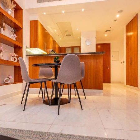 Hometown Apartments - Cosy 1 Bedroom Apartment With Brand New Furniture In Difc Dubai Exterior foto